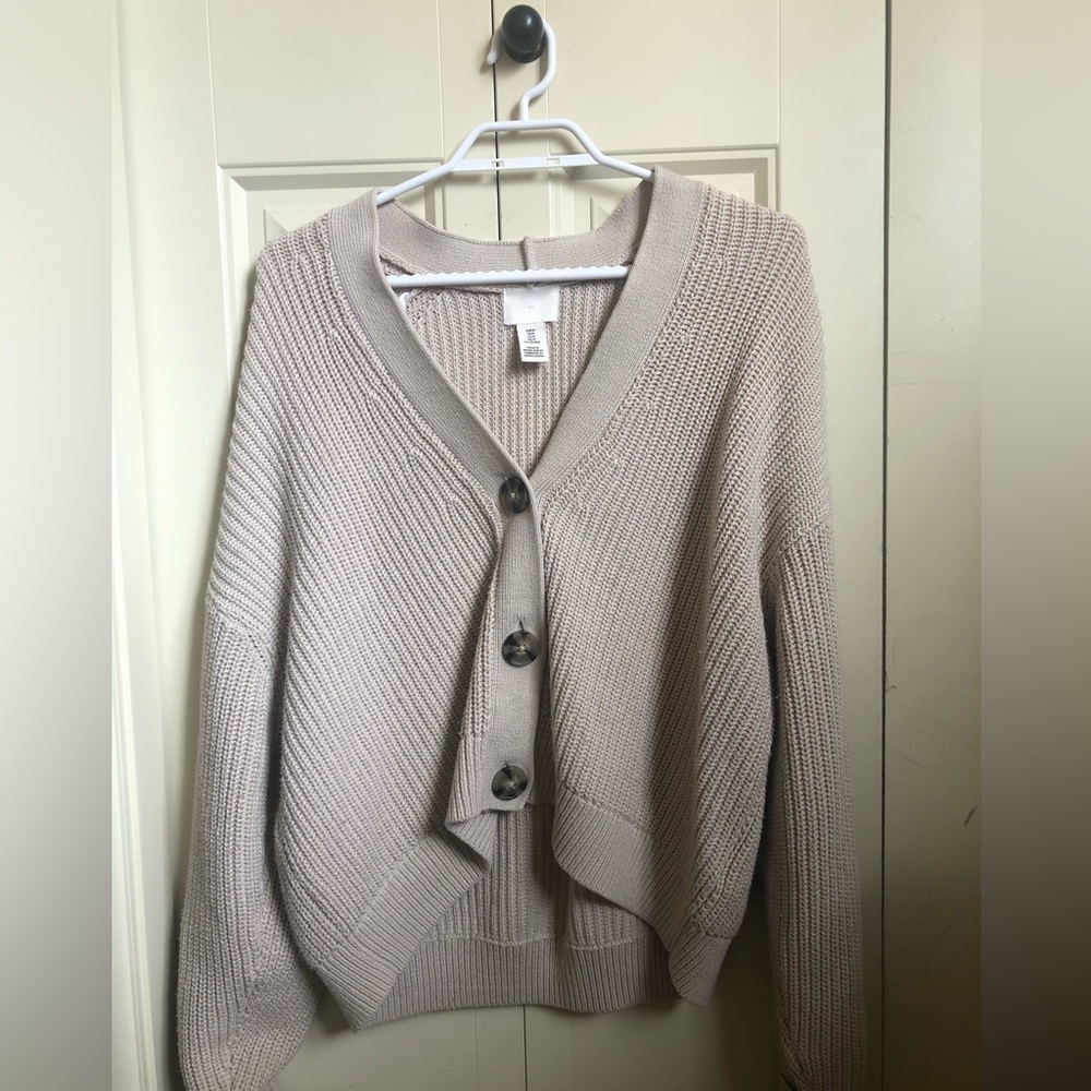 Knitted cardigan